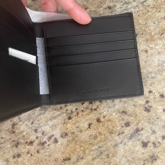 New Mens 🧔🏽 wallet taxi - Picture 5 of 5